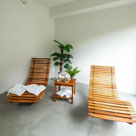 Appartement Invest Centrum Park 4 *